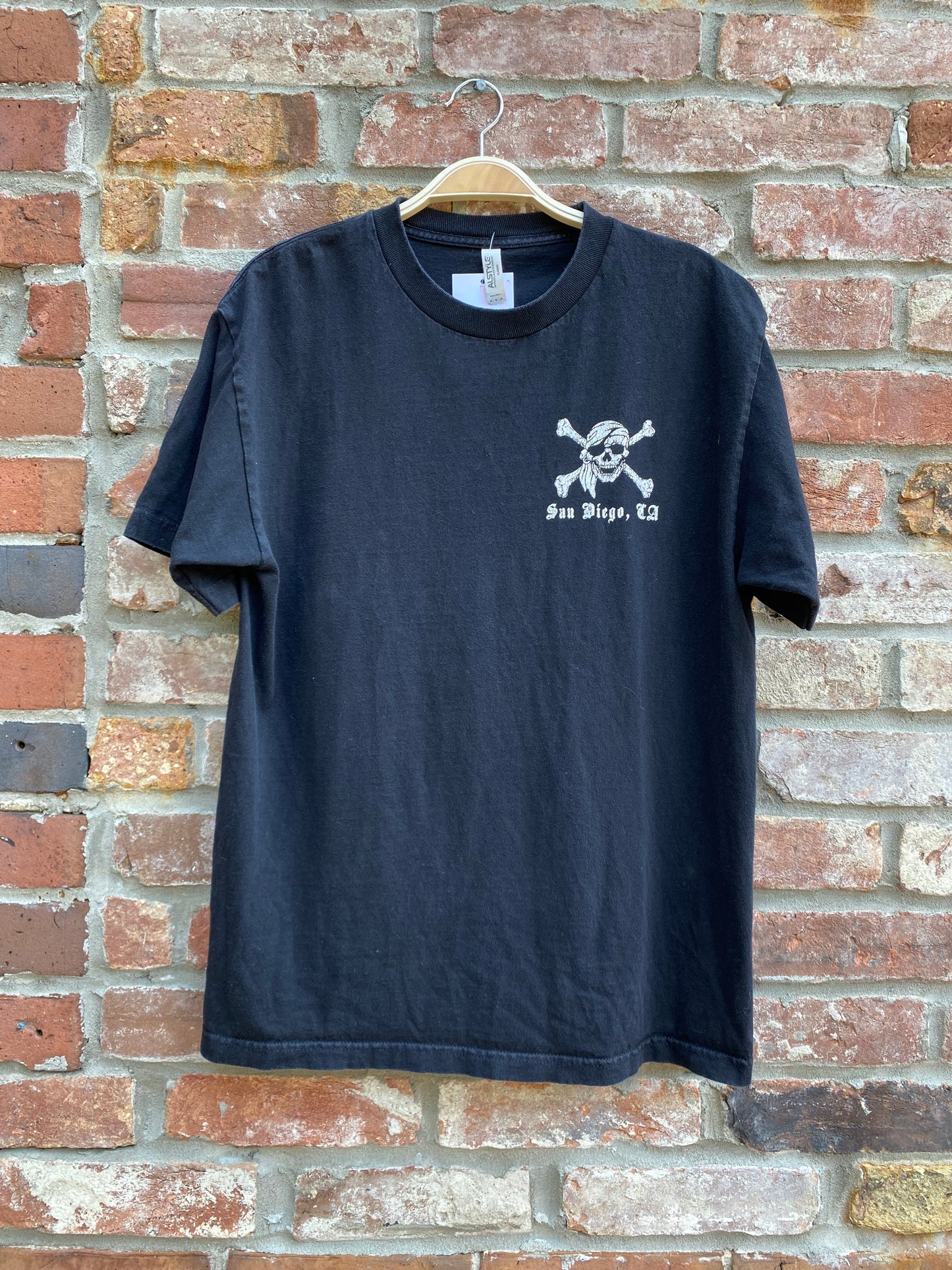 san diego LA pirate skull graphic tee