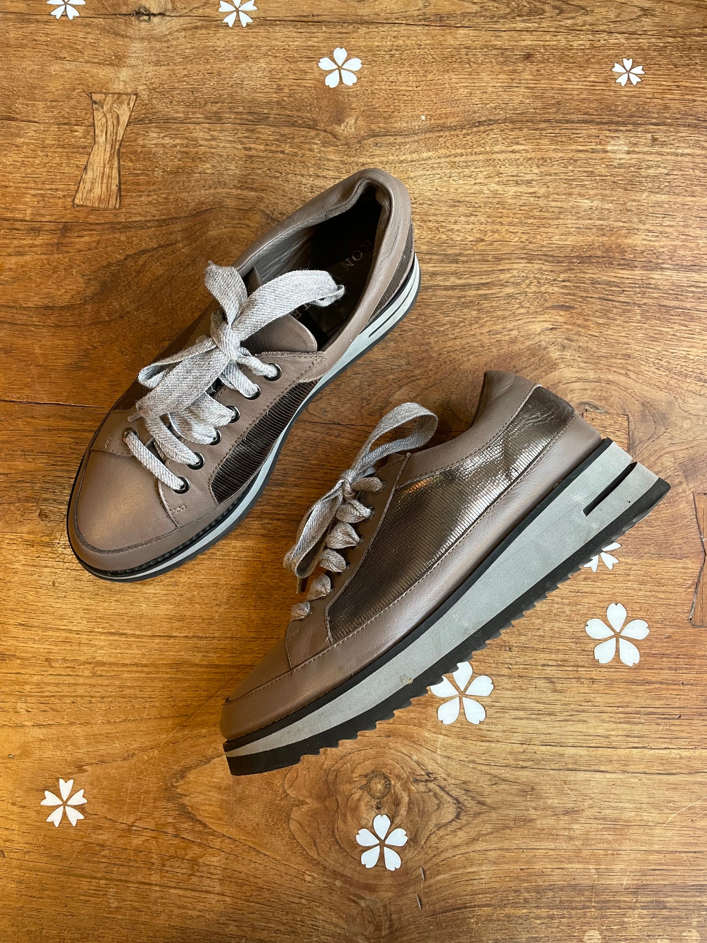 ron white natalya leather sneaker