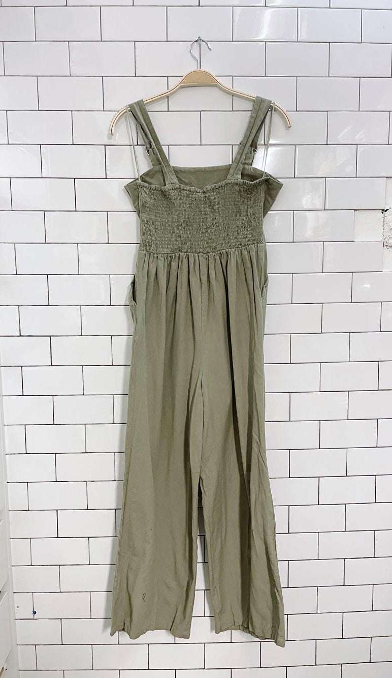 japna sage linen-blend overalls