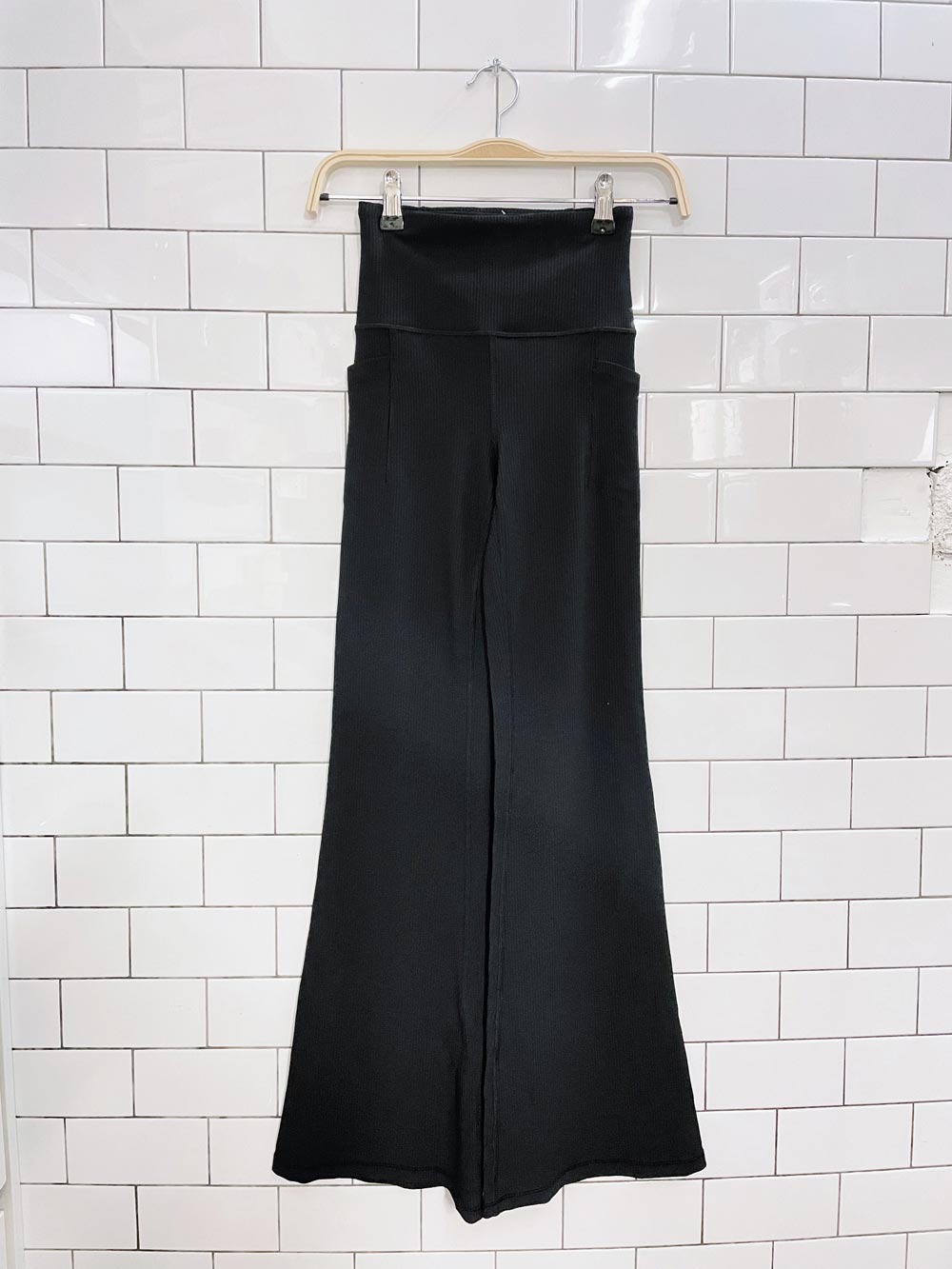 athleta stash pocket ribbed flare pant