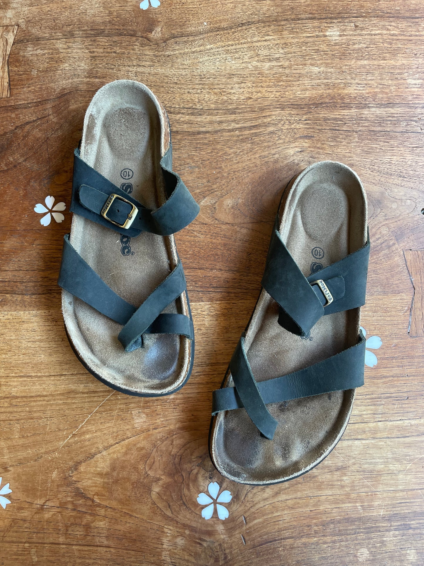 softmoc mayari leather sandals