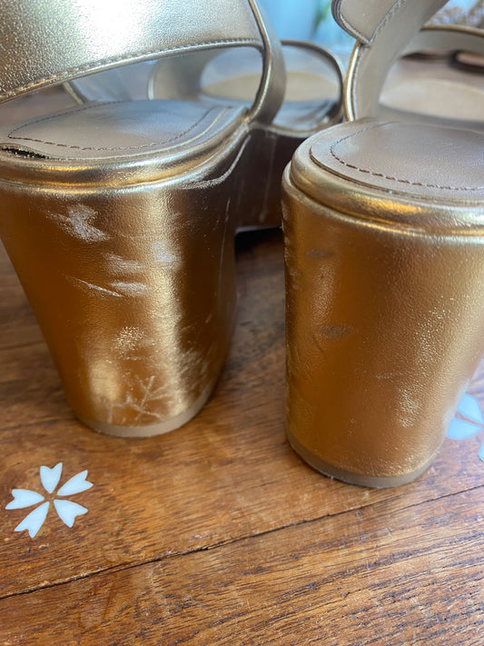 h&m 2023 shimmery heeled sandals