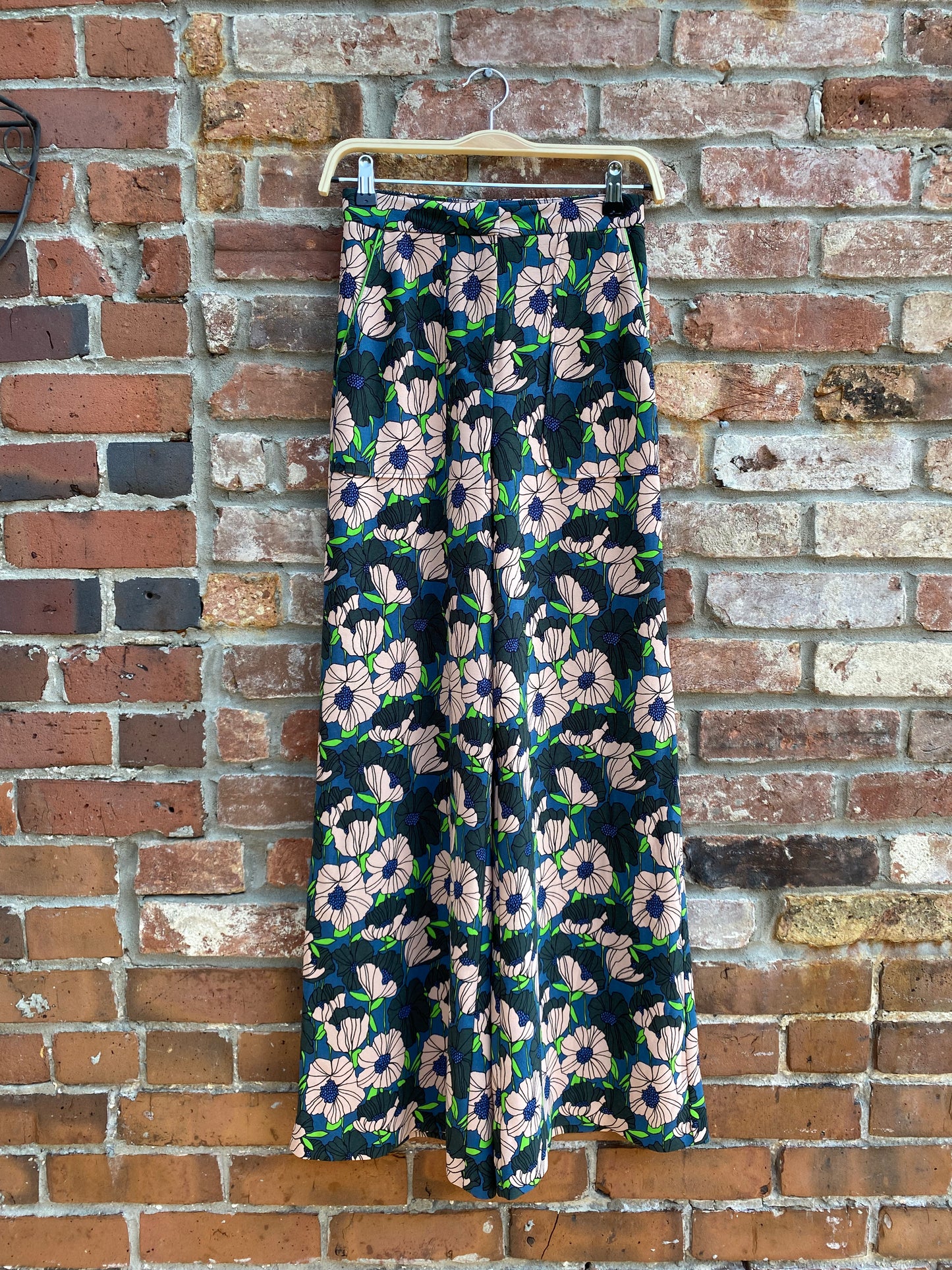 h&m groovy bell bottom floral trouser