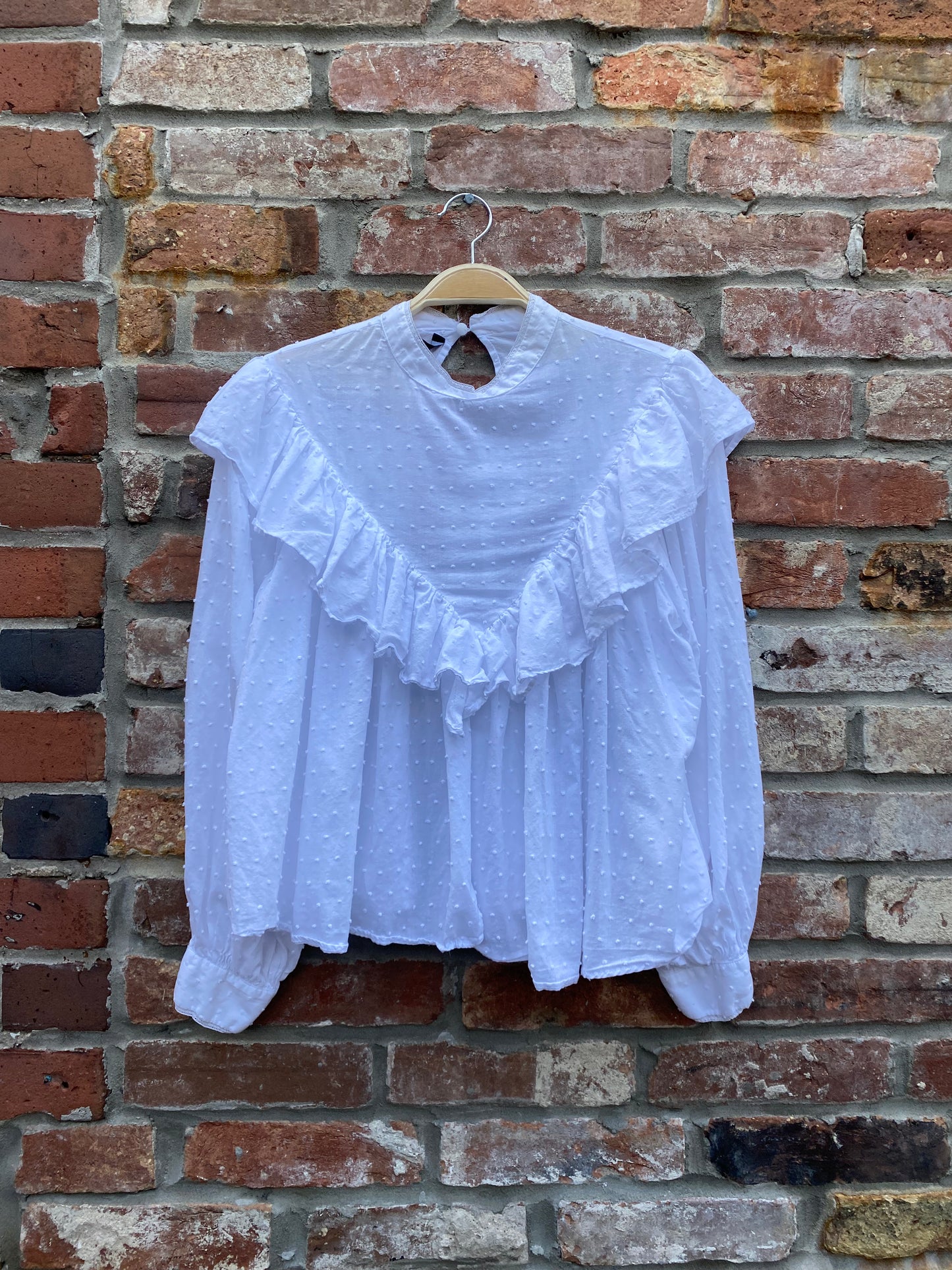zara white ruffled blouse