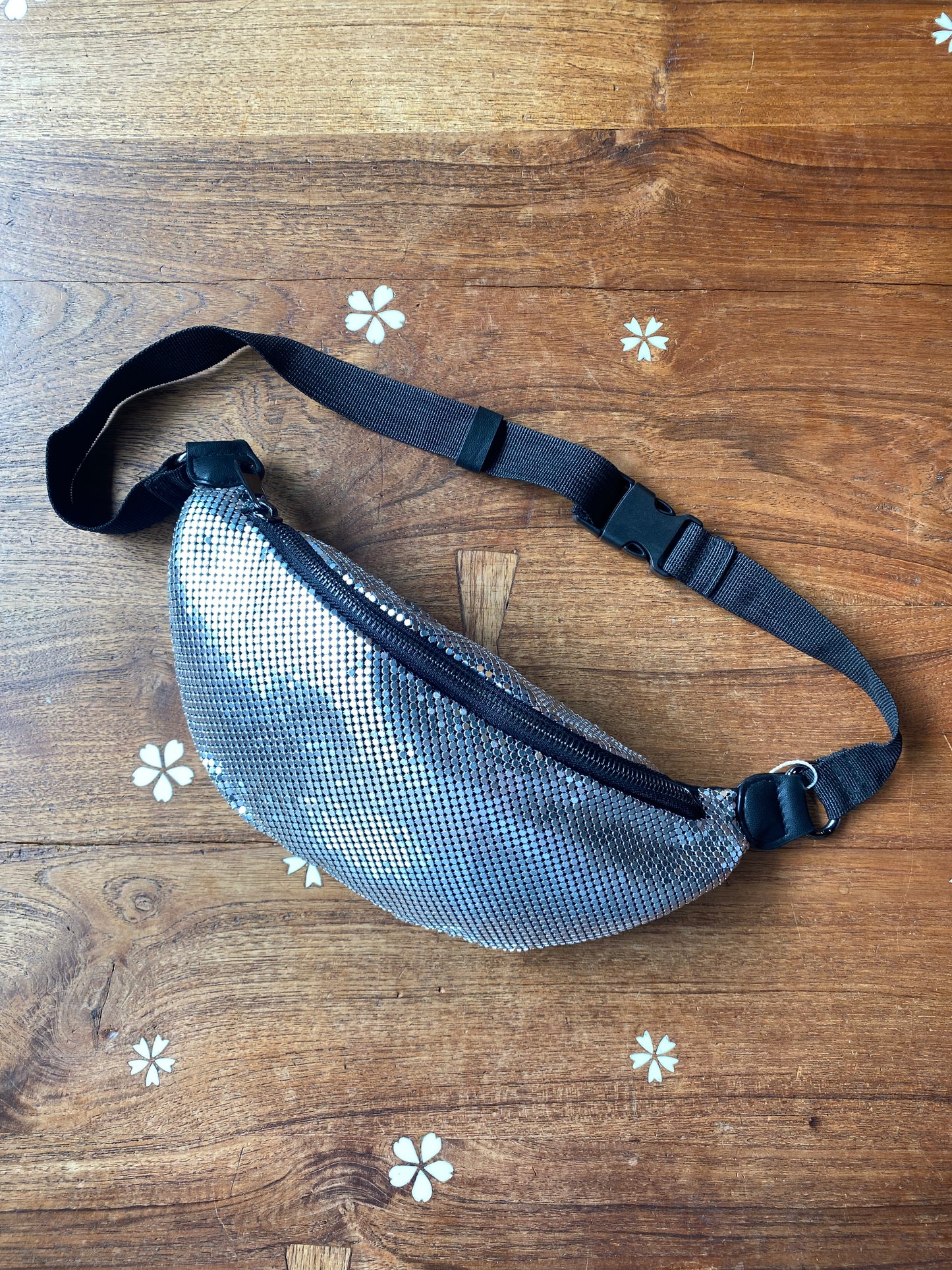 f21 metal mesh and faux leather belt bag