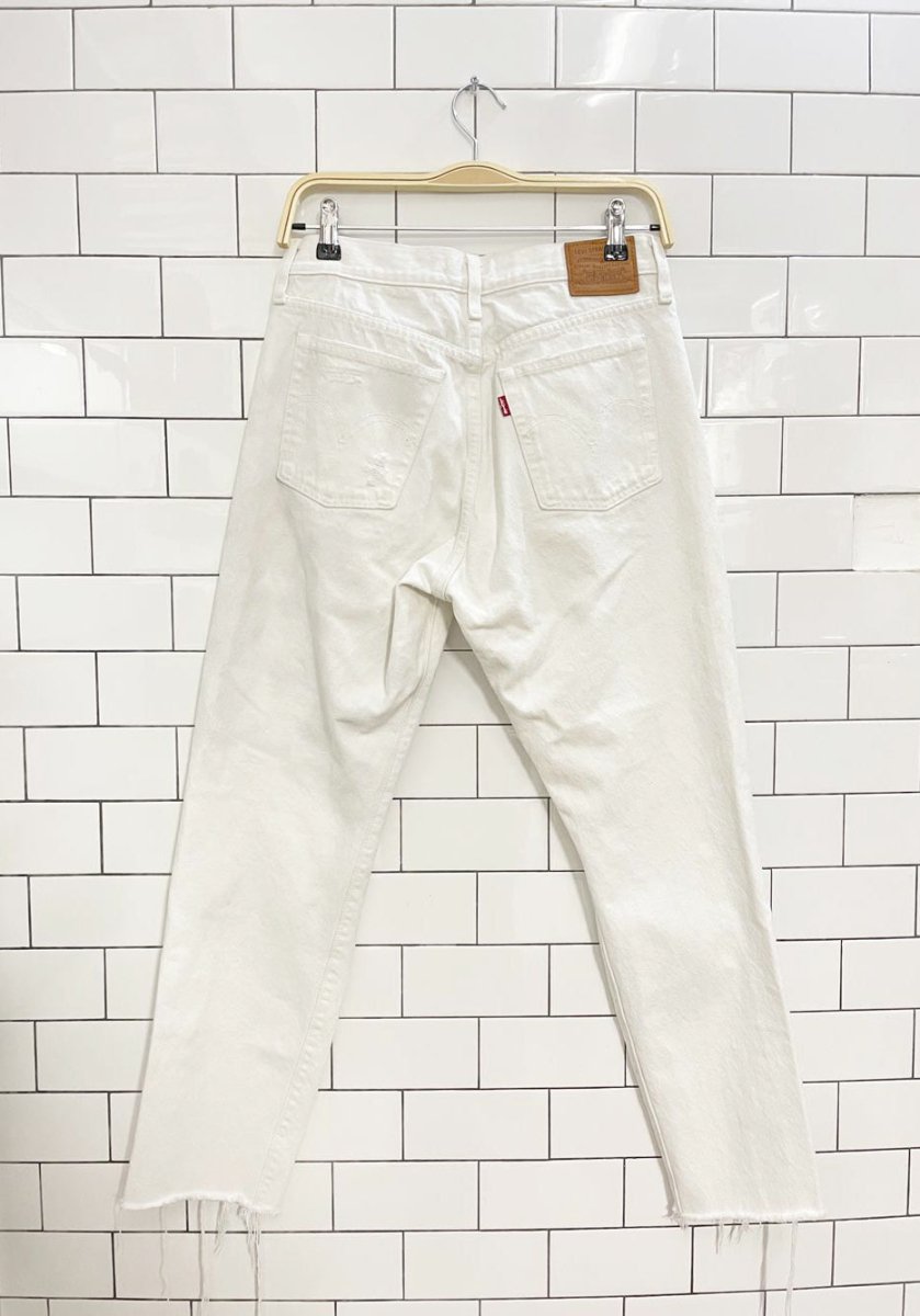 levi's wedgie straight leg distressed jeans - good market thrift store