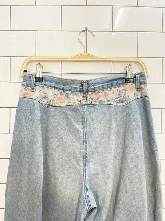 vintage 90s bluenotes floral waist tapered jeans - good market thrift store
