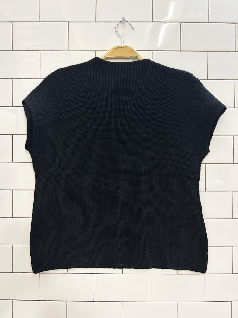 oversized boxy single pocket knit vest - good market thrift store