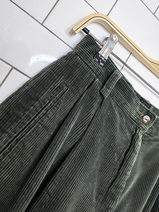 vintage 90s liz claiborne chunky cord pleated shorts | lizsport