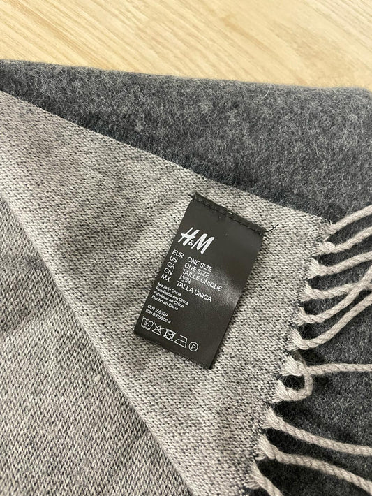 h&m cozy grey xl fringe scarf