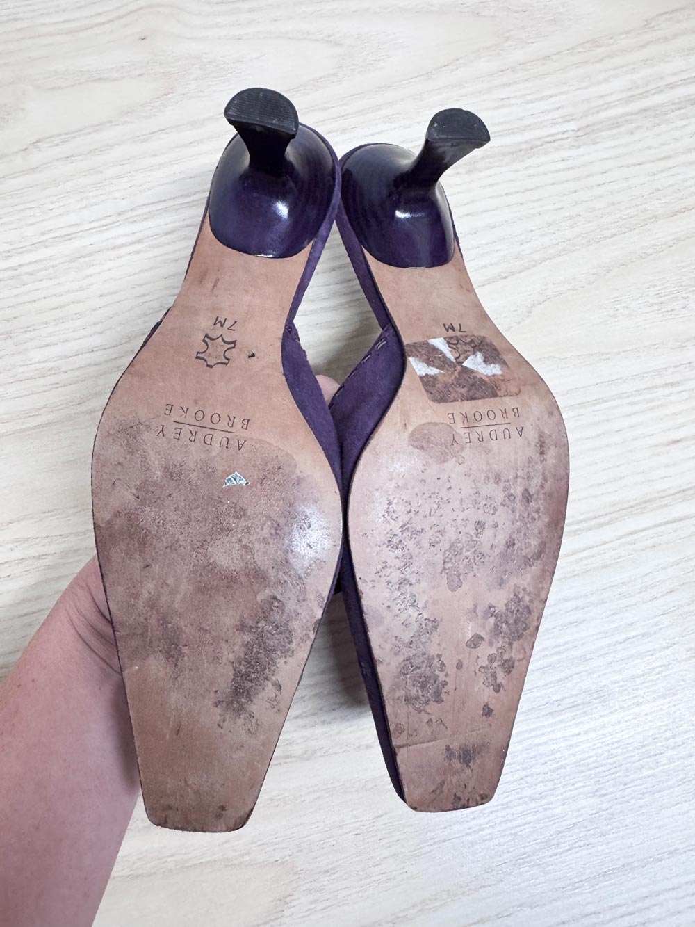 y2k audrey brooke soft suede bow detail heeled mule