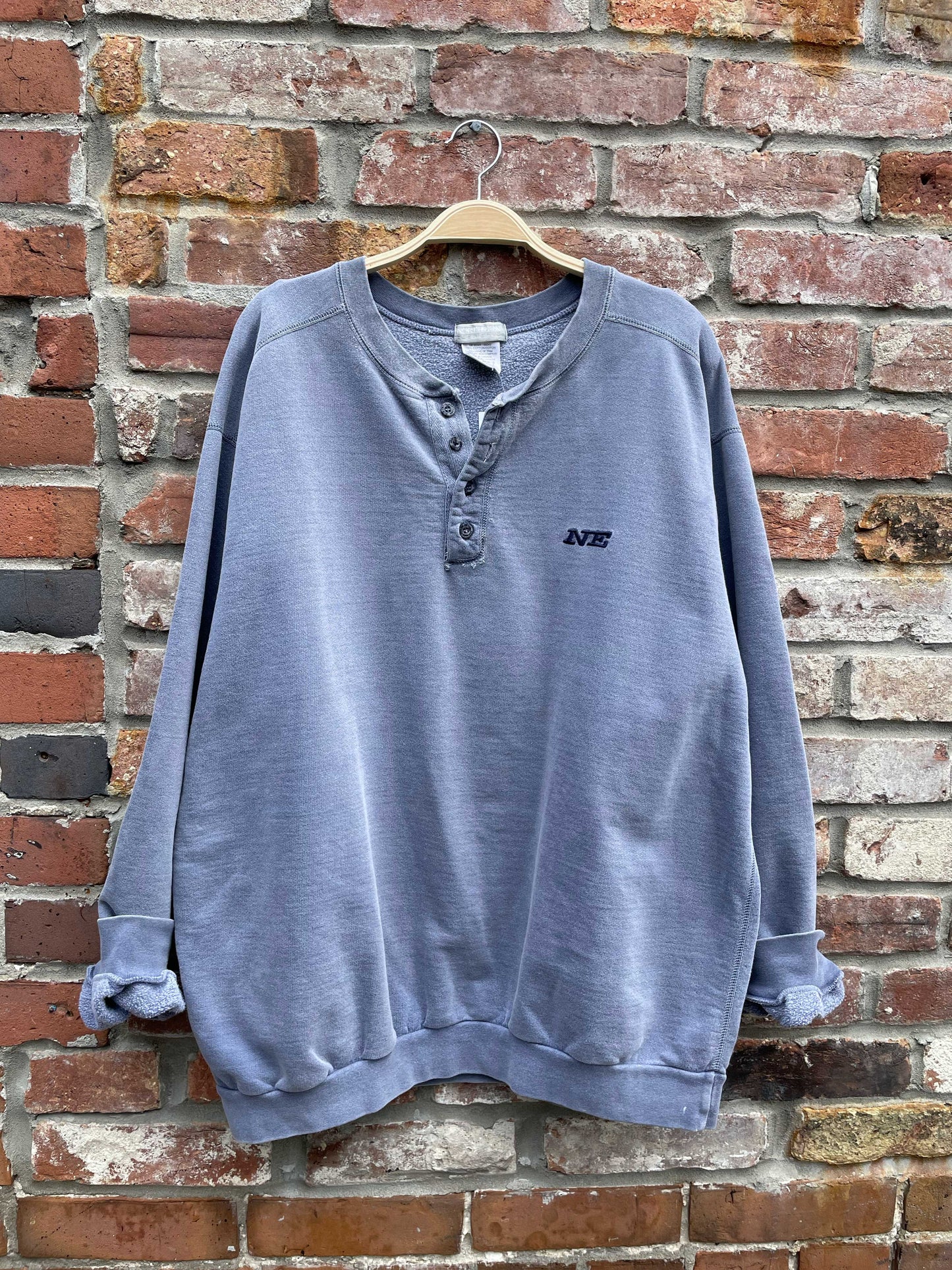 vintage NE faded cottage 1/4 button pullover