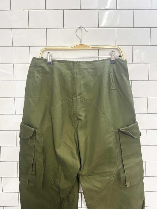 vintage 80s canadian military cargo parachute pants - good market thrift store
