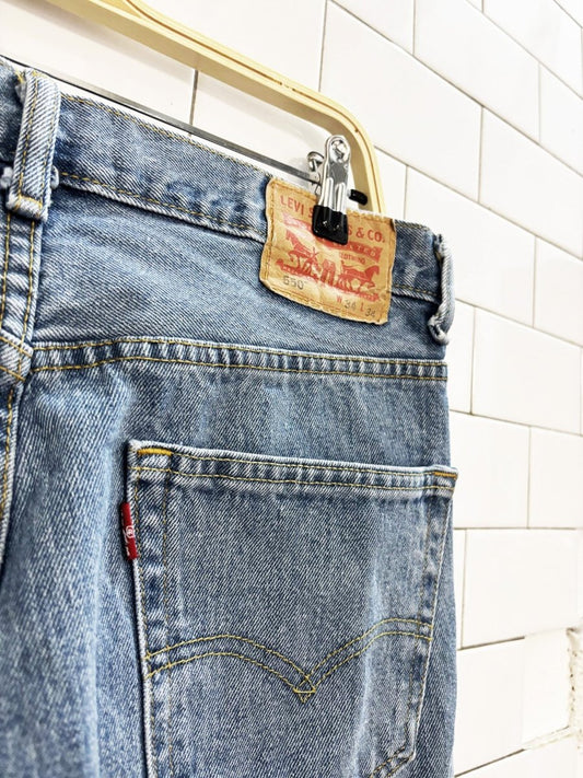 vintage 00s levis 550 relaxed fit loose jeans - good market thrift store