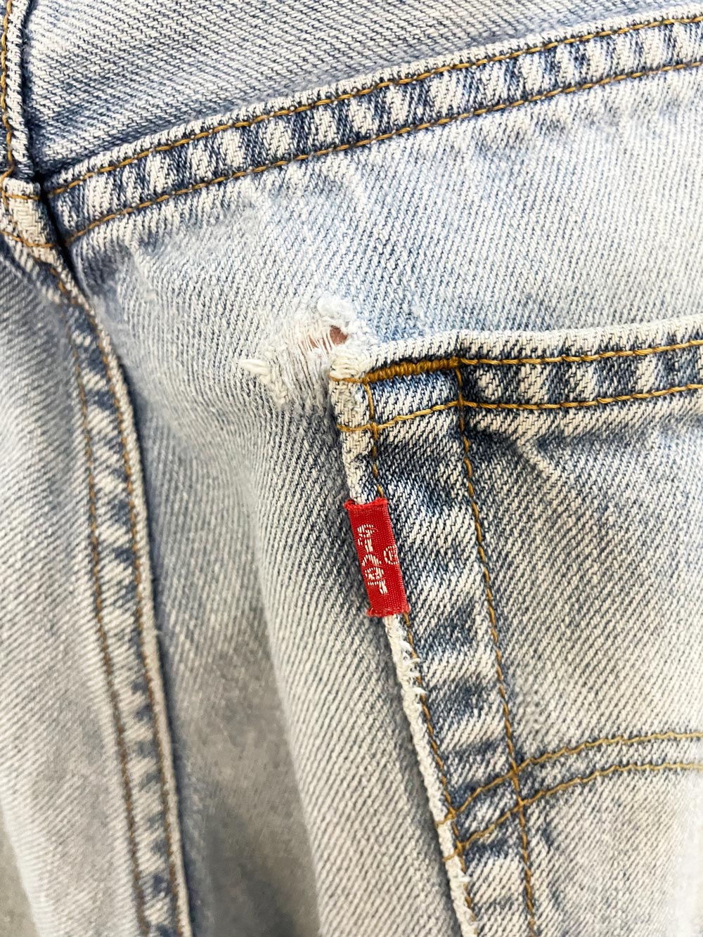 vintage 00s levi's 550 loose relaxed fit jeans