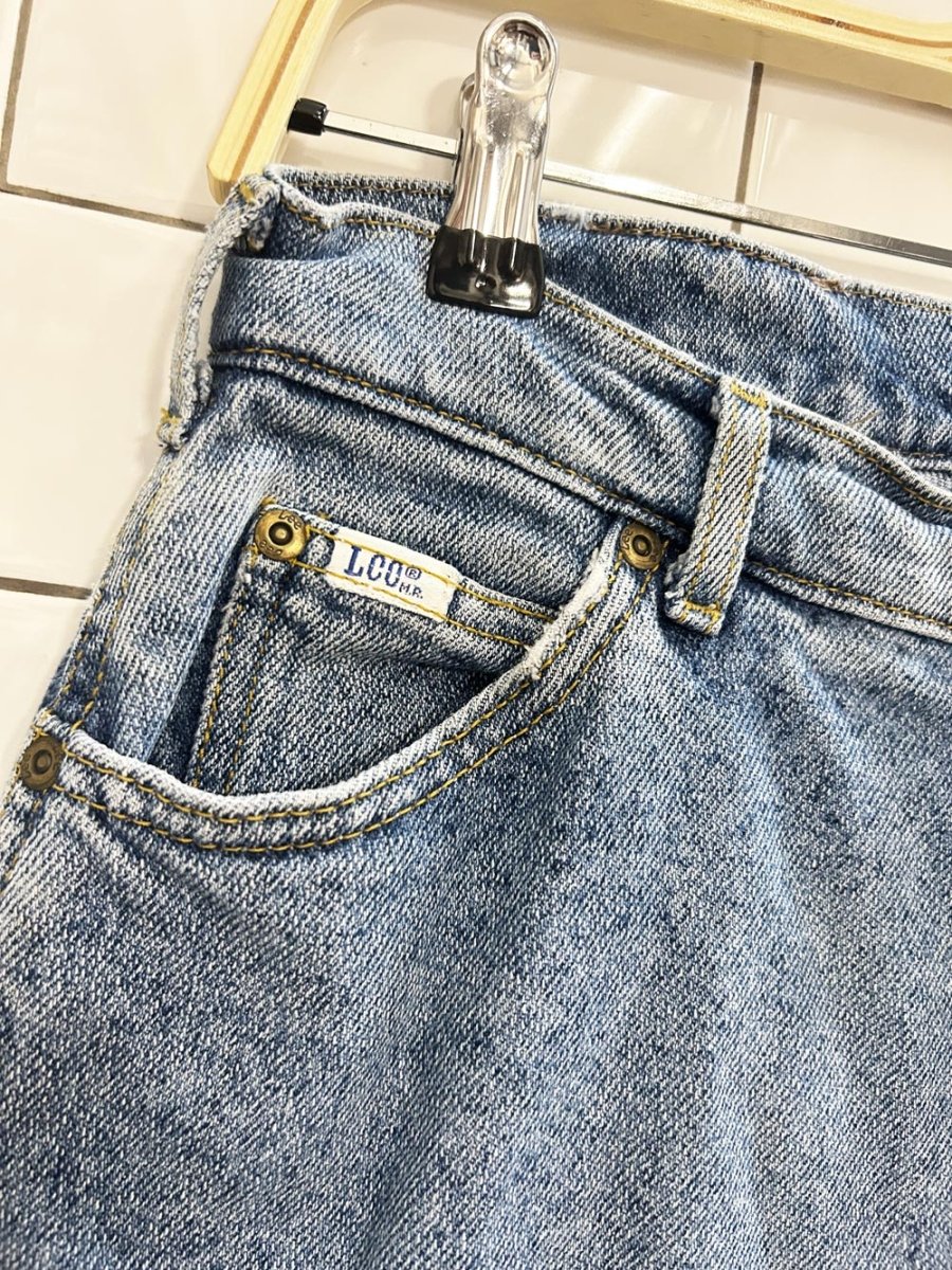 vintage 90s lee straight jeans - good market thrift store