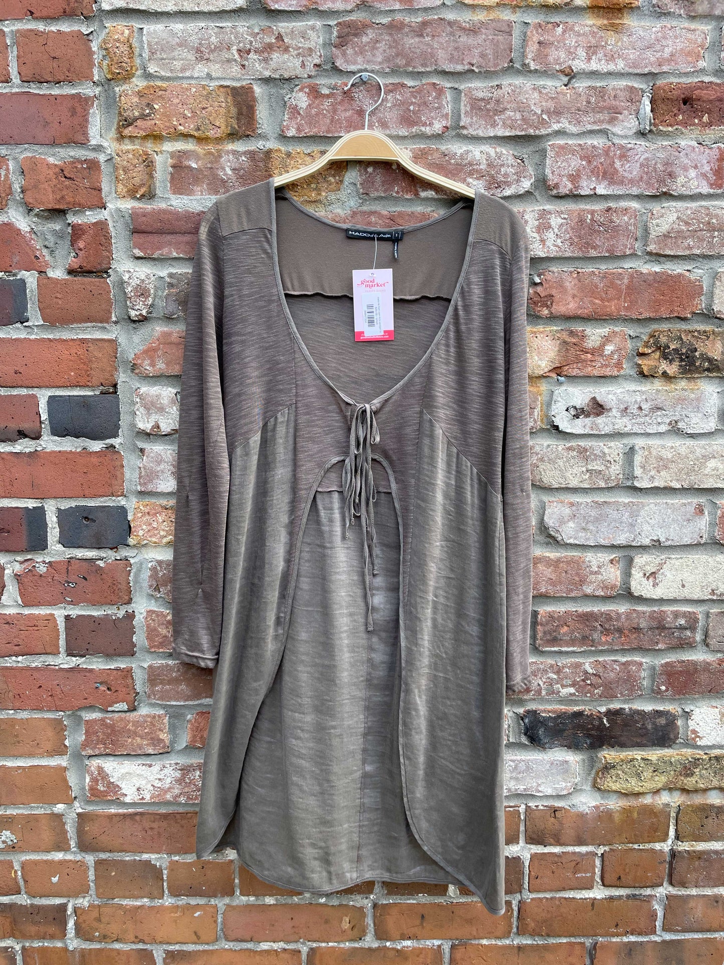 mado tie front open hi lo top