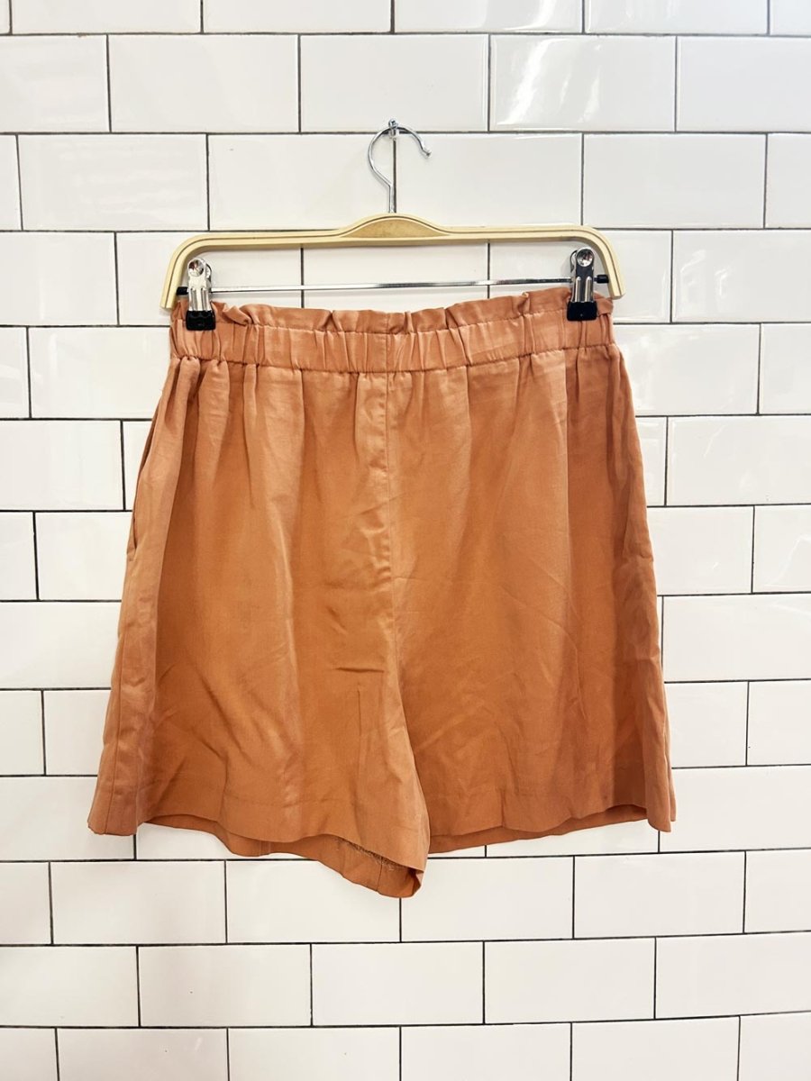 zara light drawstring pleated shorts - good market thrift store