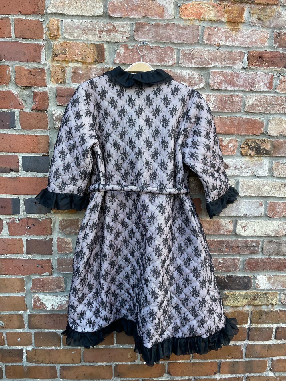vintage sinclair spooky lace quilted housecoat