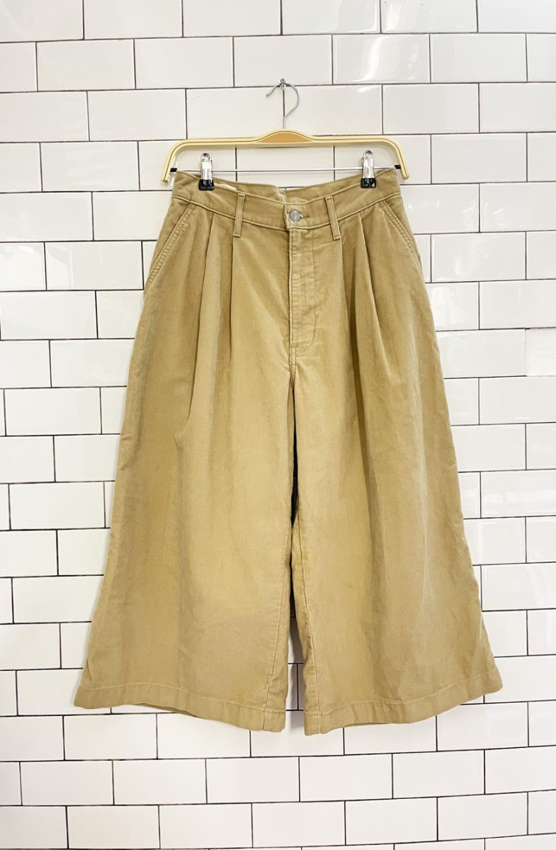 levi's pleated corduroy wide leg crop pants - good market thrift store