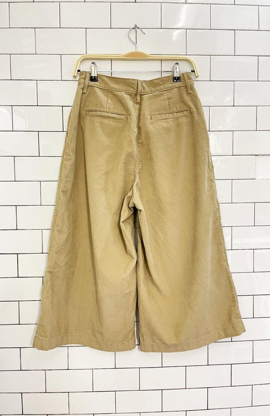 levi's pleated corduroy wide leg crop pants - good market thrift store