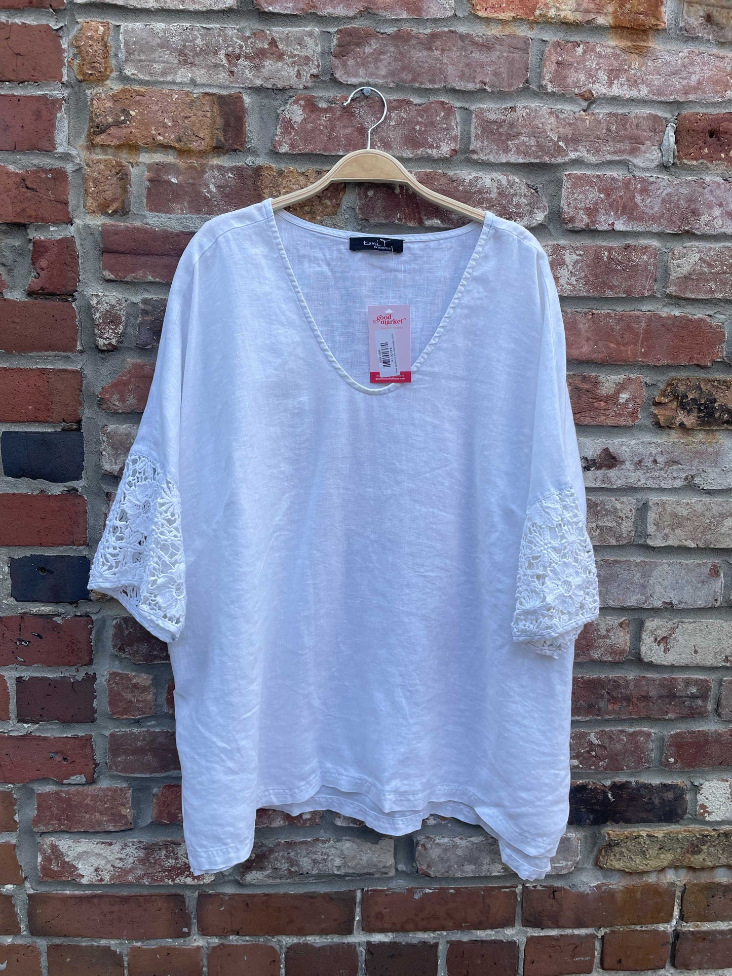 toni t 100% linen top w crochet sleeve