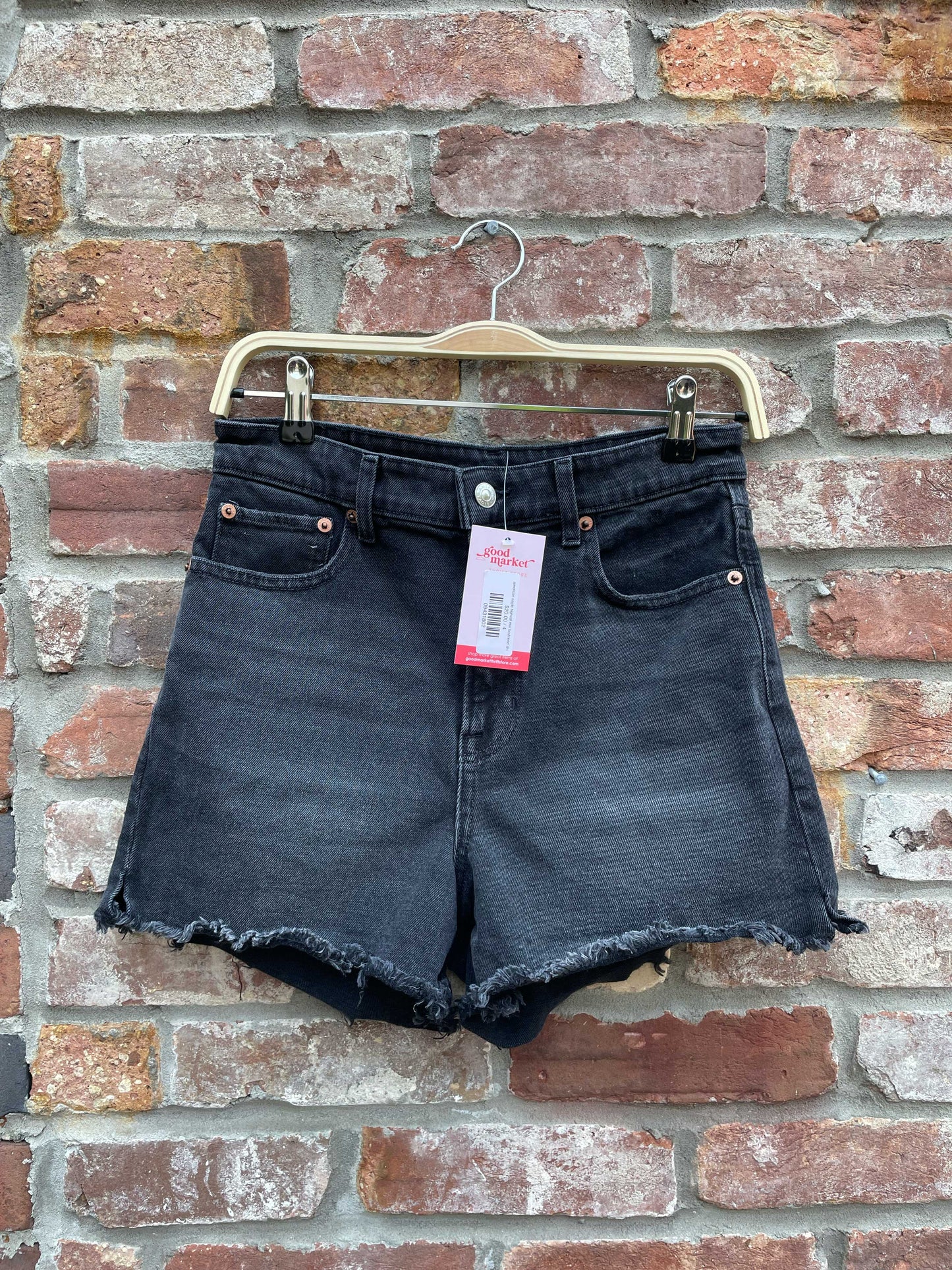 american eagle highest rise boyfriend short