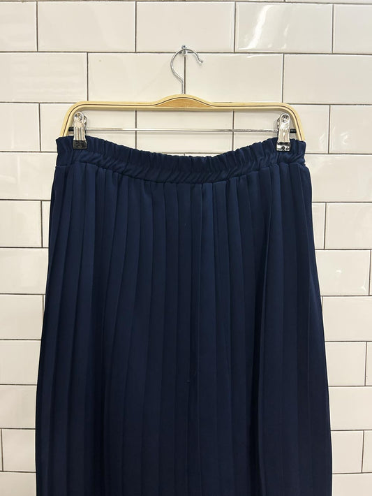 vintage pleated midi/maxi skirt - good market thrift store