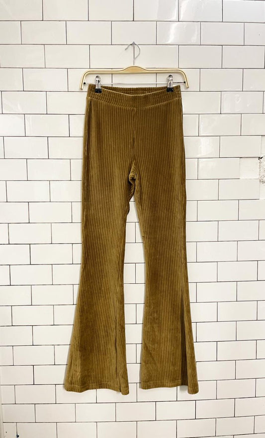 nwt aerie groove on velour corduroy flare leg pants - good market thrift store
