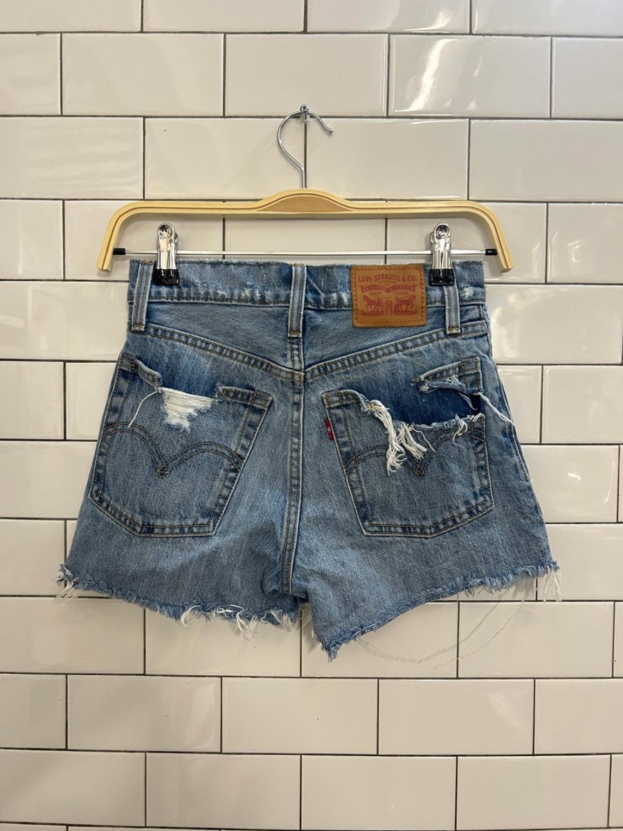 levi's wedgie cut off denim shorts - good market thrift store