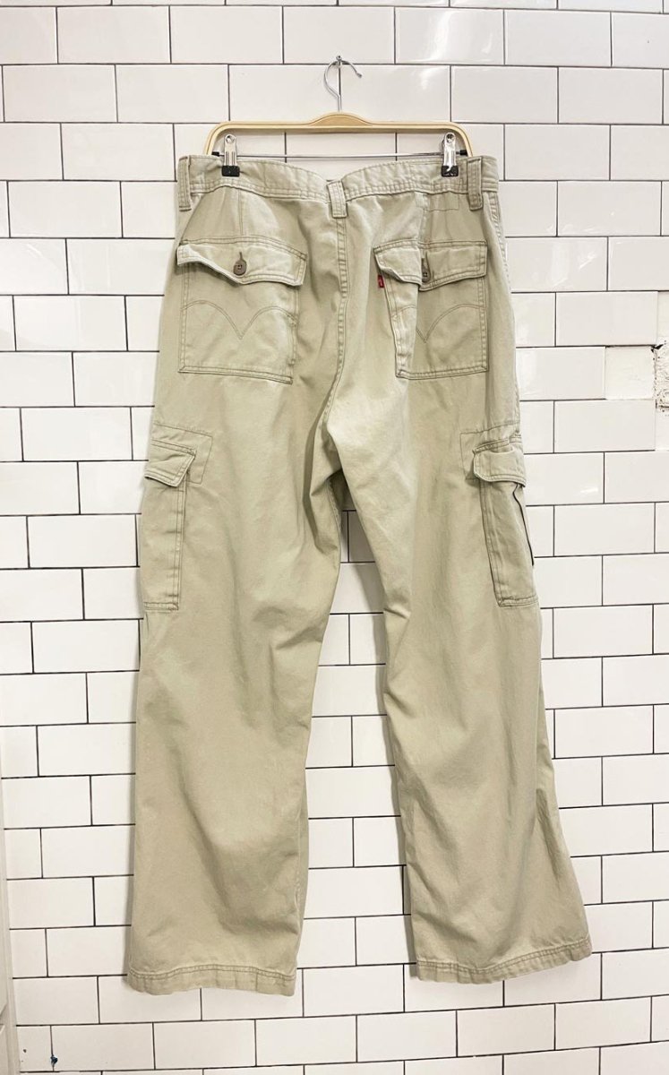 vintage 00s levi's cargo loose straight pant - good market thrift store