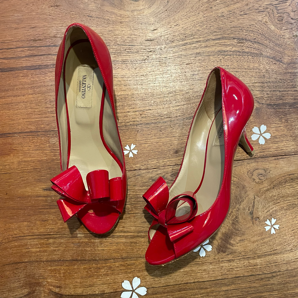 Peep toe 2025 bow heels