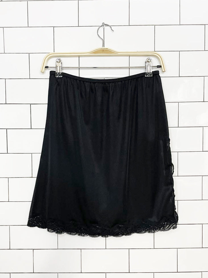 vintage hanna lace trim sateen mini slip skirt | made in canada