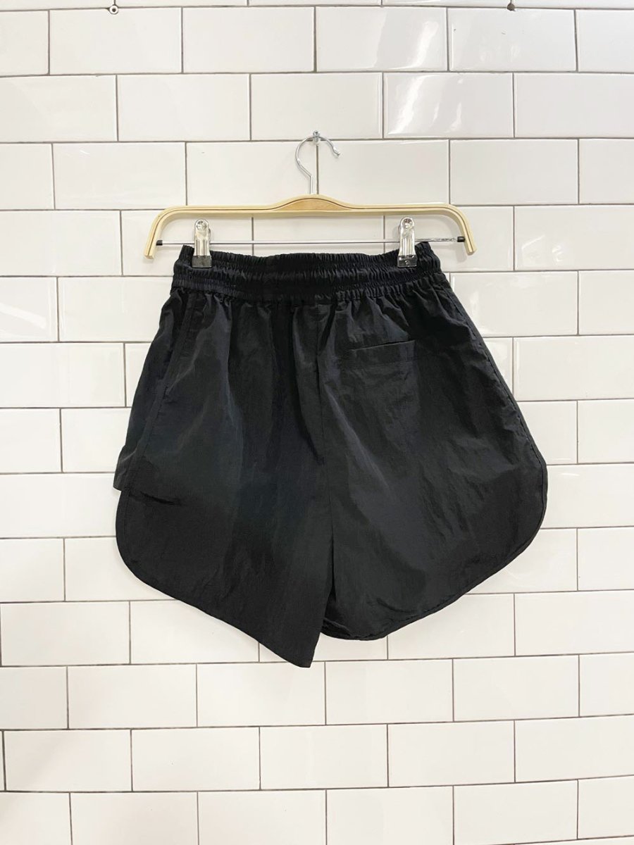 varley harmon 4" crinkled shell shorts - good market thrift store