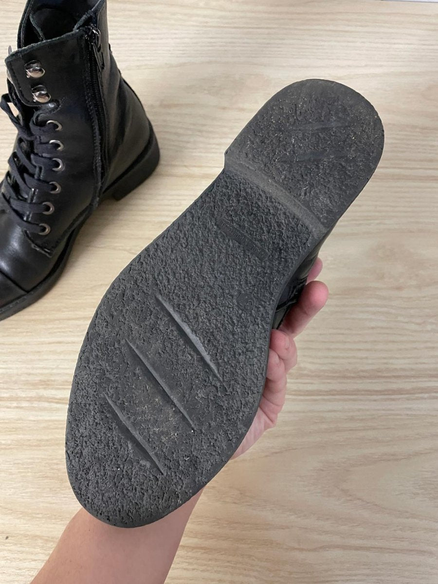 made in portugal lace up leather boots - good market thrift store