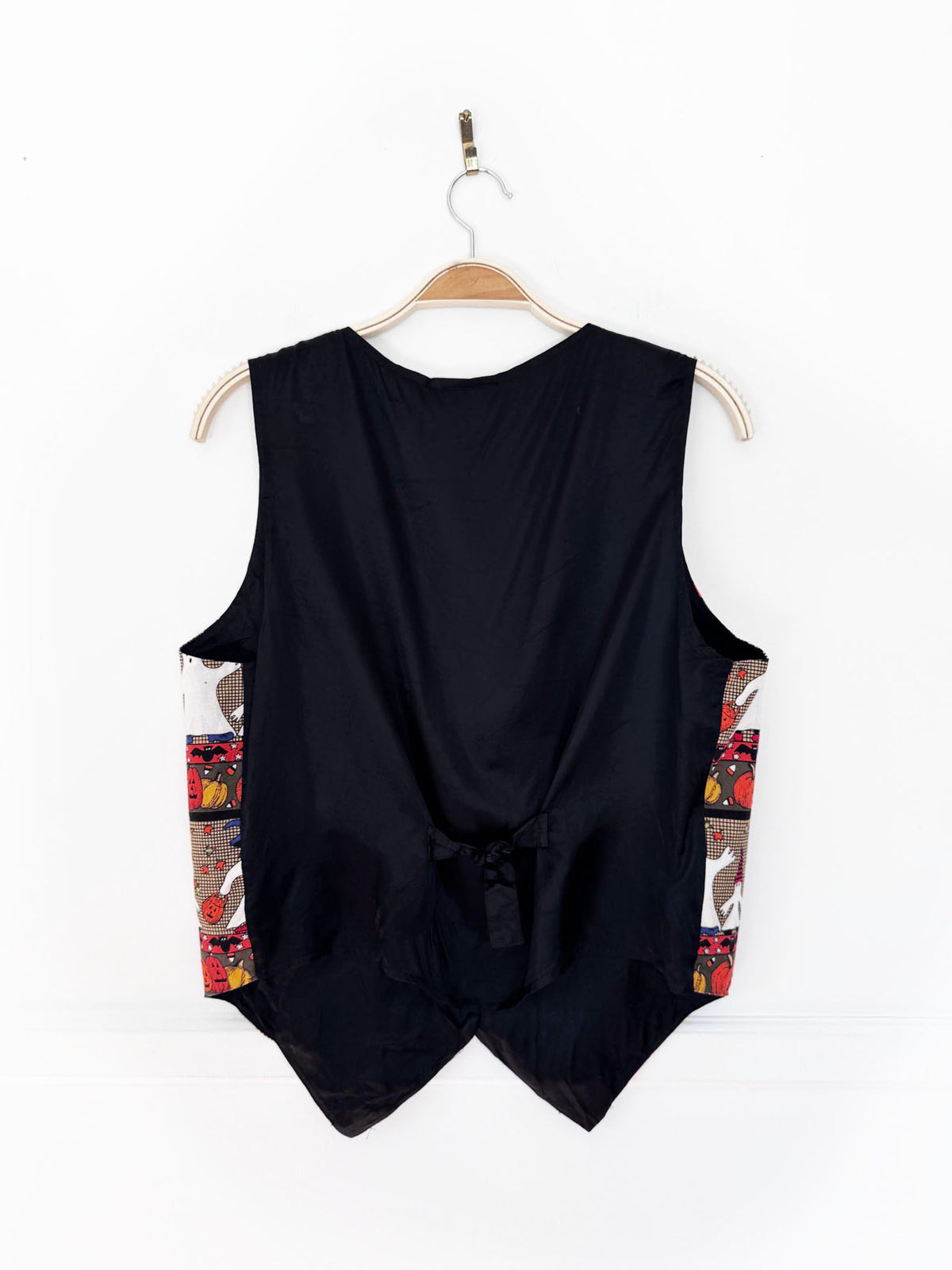 vintage 00s basic editions halloween print vest