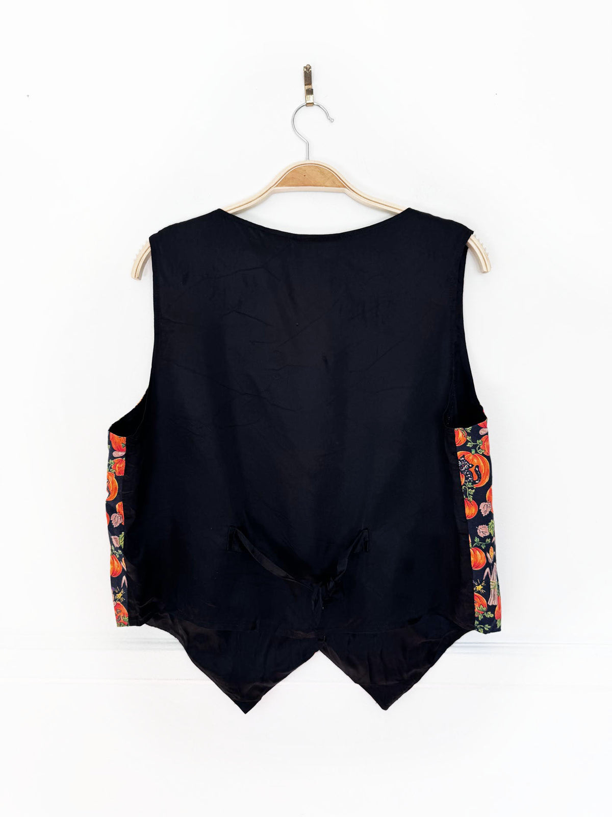 vintage 00s basic editions halloween print vest