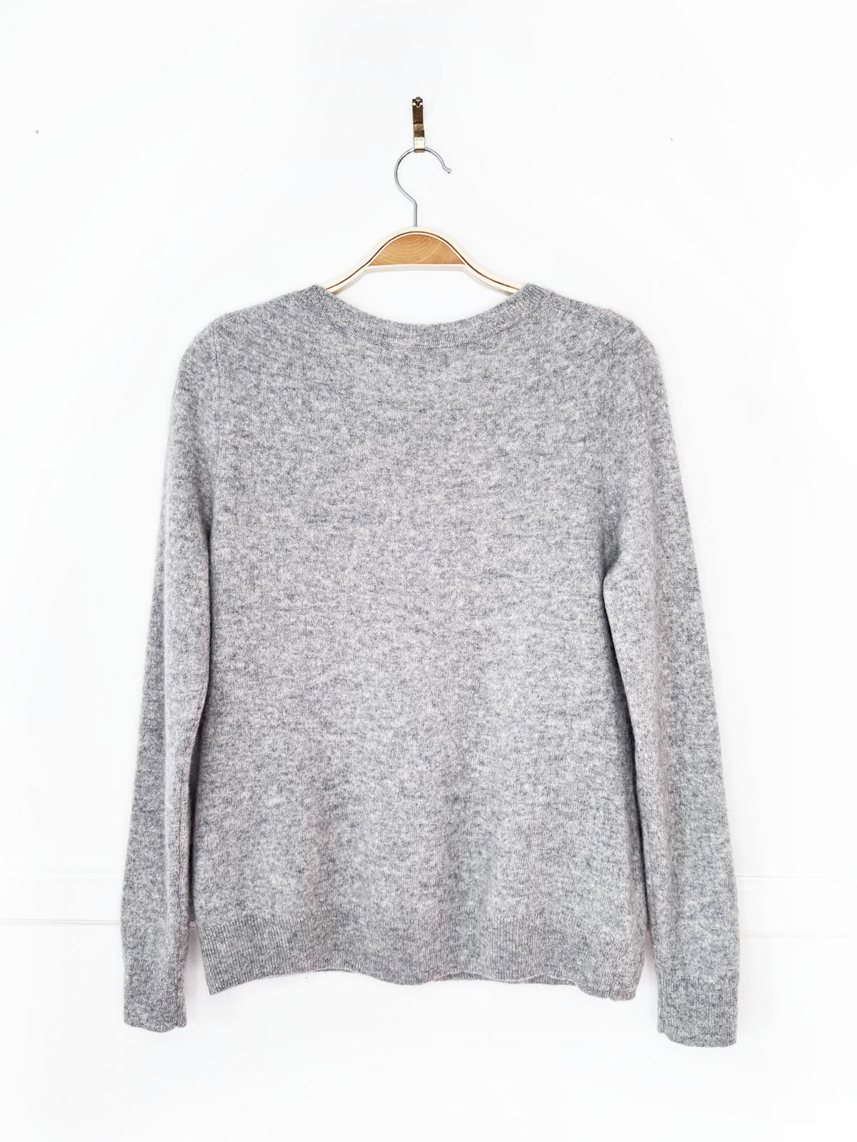 tahari 100% cashmere knit sweater
