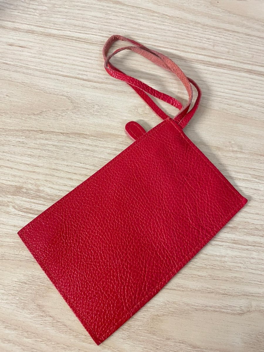 laura di maggio leather wristlet - good market thrift store