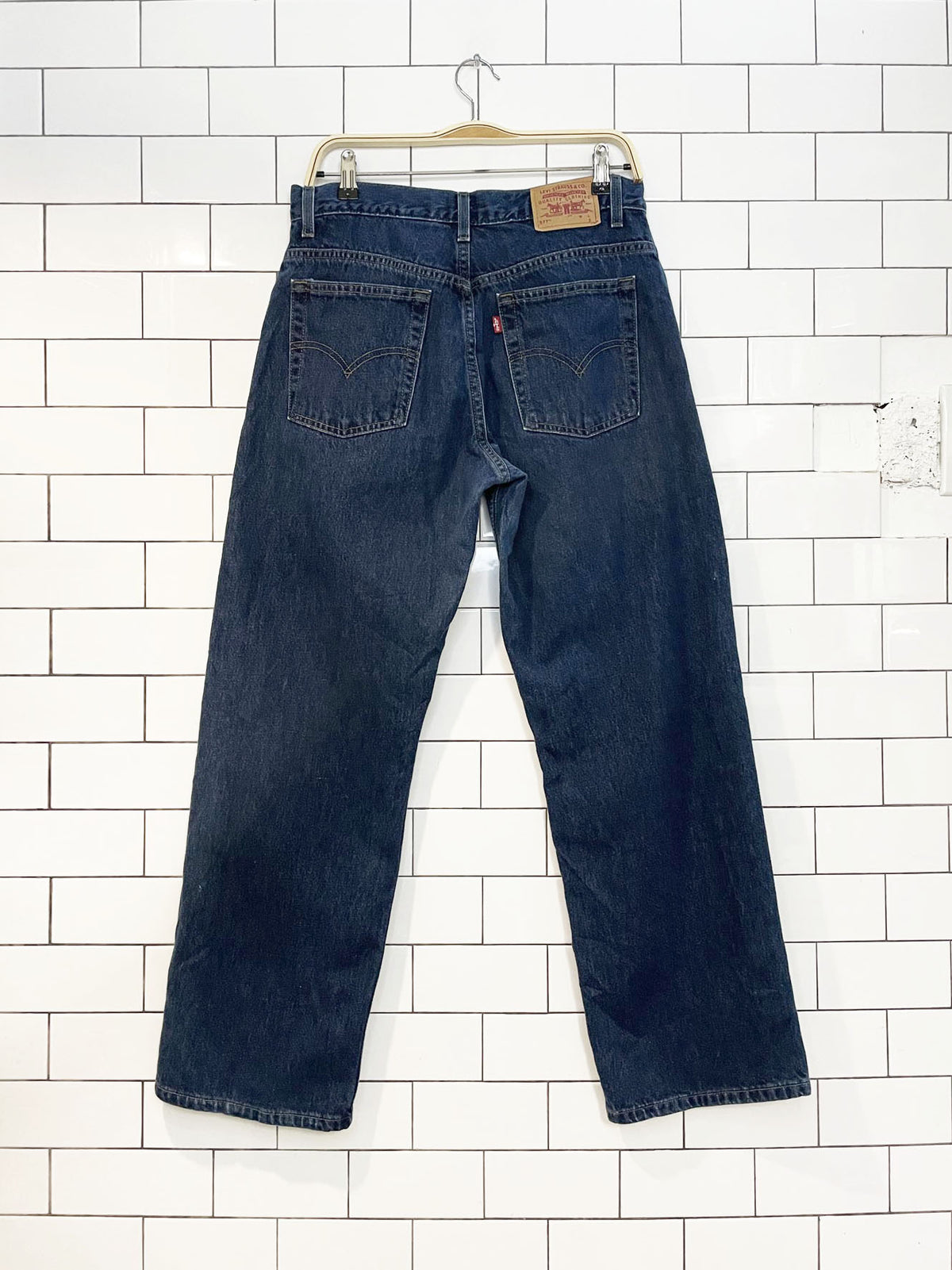 vintage 00s levi's 557 low rise loose fit straight leg jeans