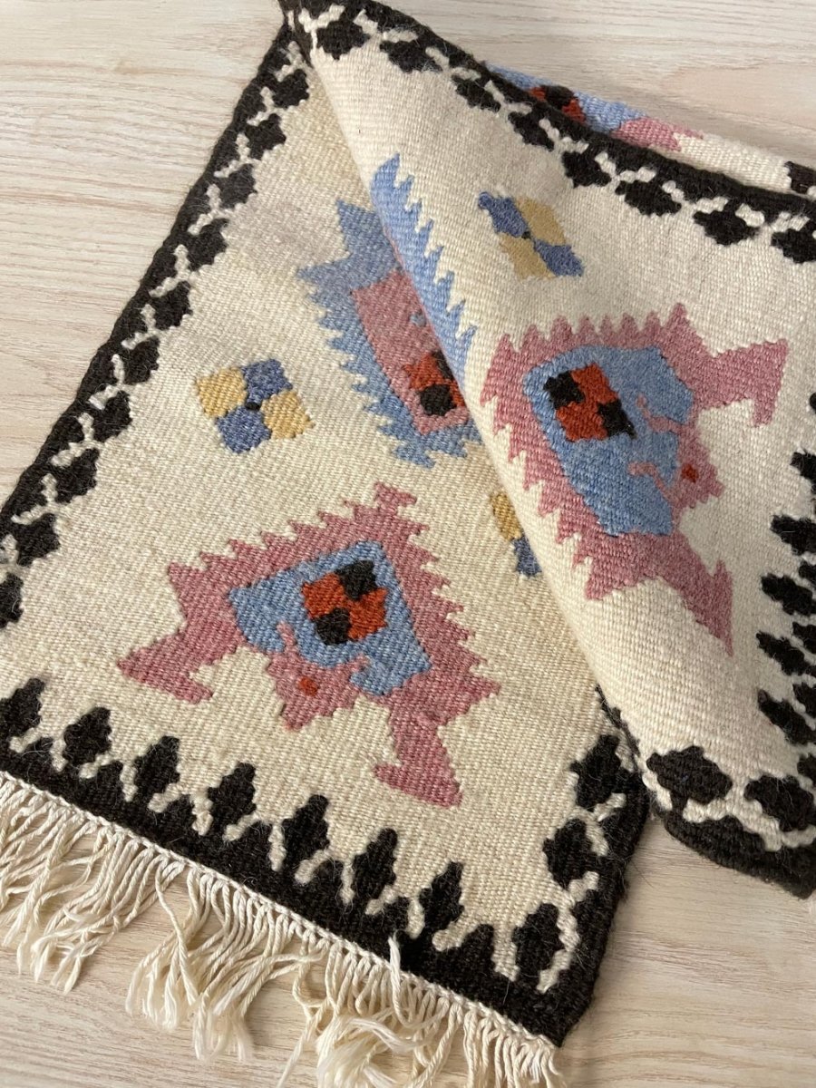 vintage 70s kilim rug / runner / wall hanging - good market thrift store