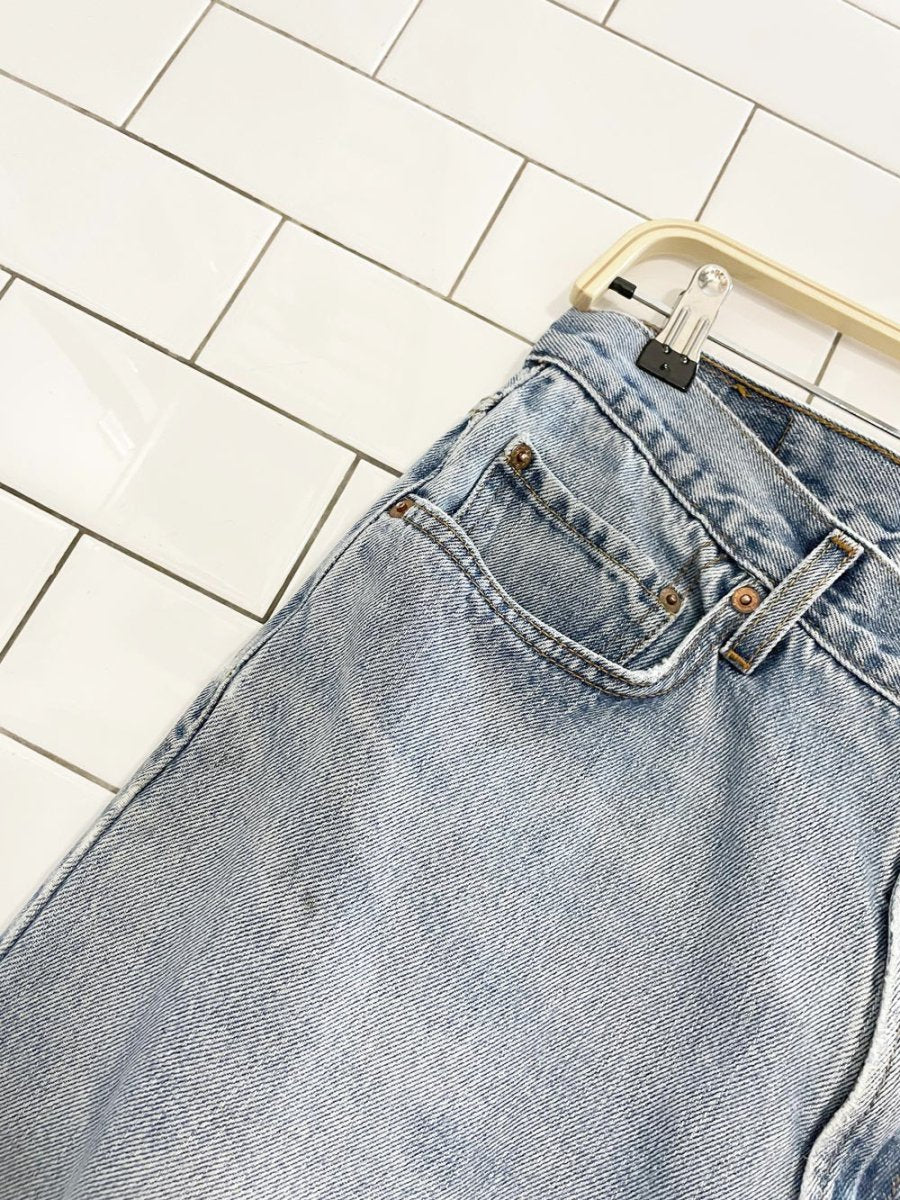 vintage 00s levi's regular fit loose jeans - good market thrift store