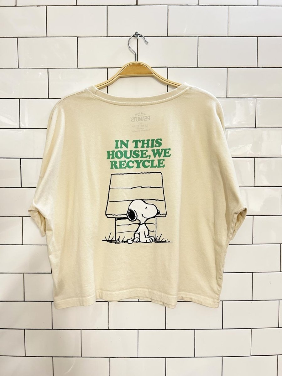 peanuts boxy recycling snoopy graphic tee - good market thrift store