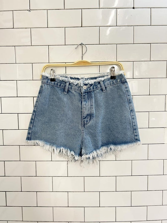 high waisted sweetheart pockets denim cut off shorts - good market thrift store