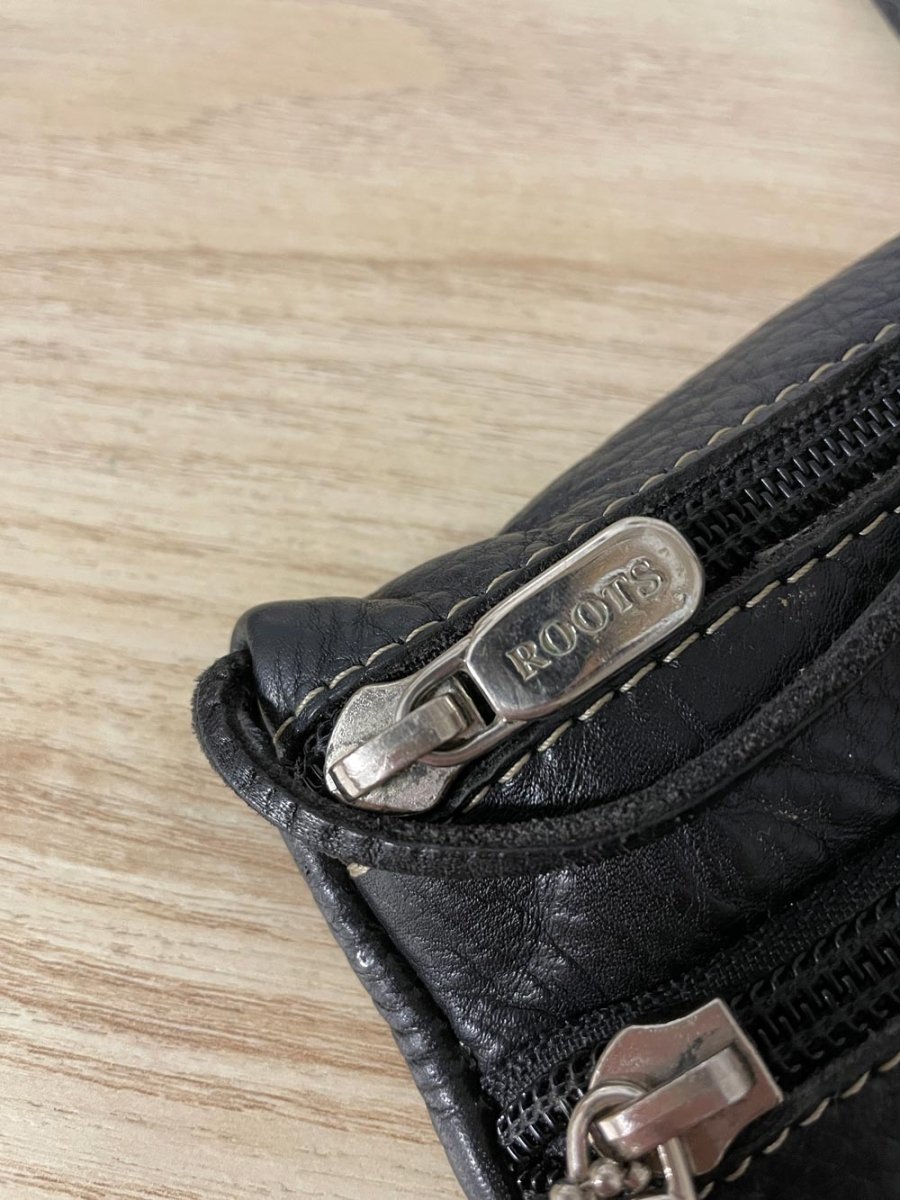 vintage 00s roots crossbody leather bag - good market thrift store