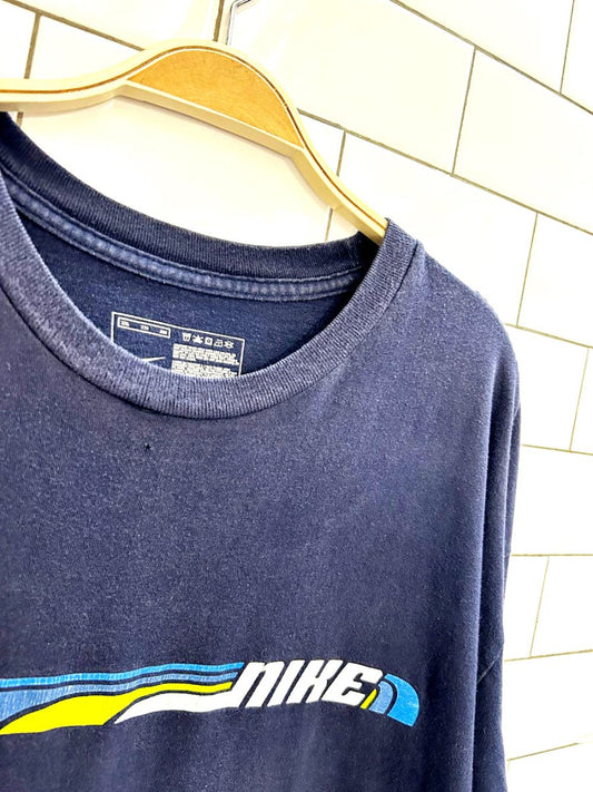 vintage 00s nike long sleeve tee - good market thrift store