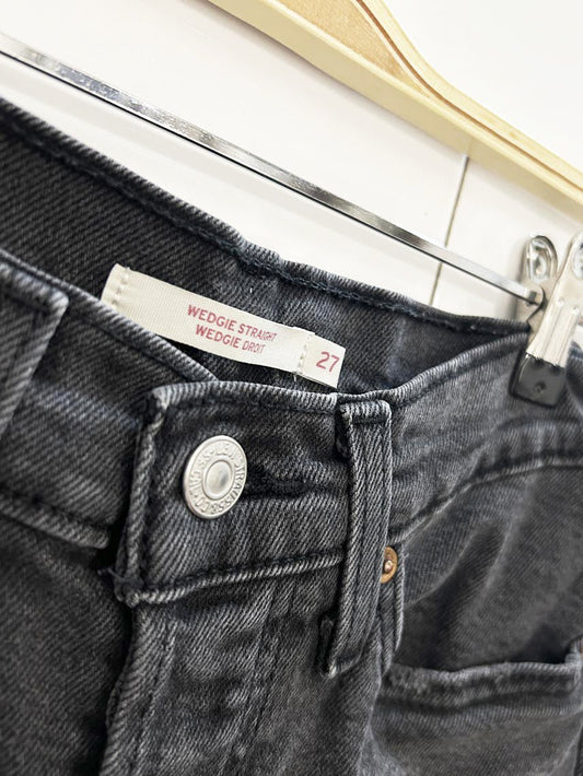 levi's wedgie straight leg jeans - good market thrift store