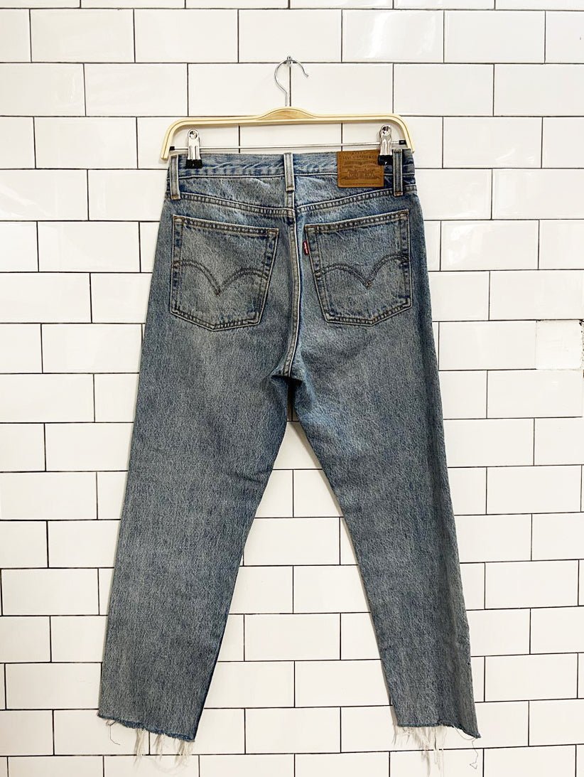 levi's wedgie straight crop leg jeans - good market thrift store