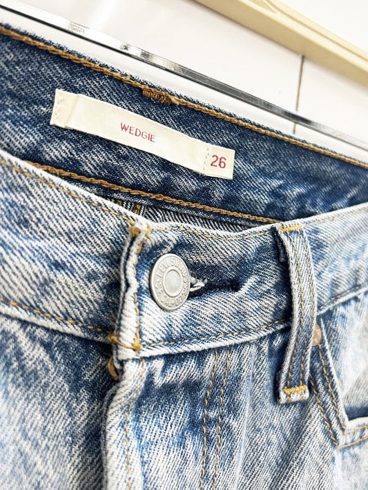 levi's wedgie straight crop leg jeans - good market thrift store