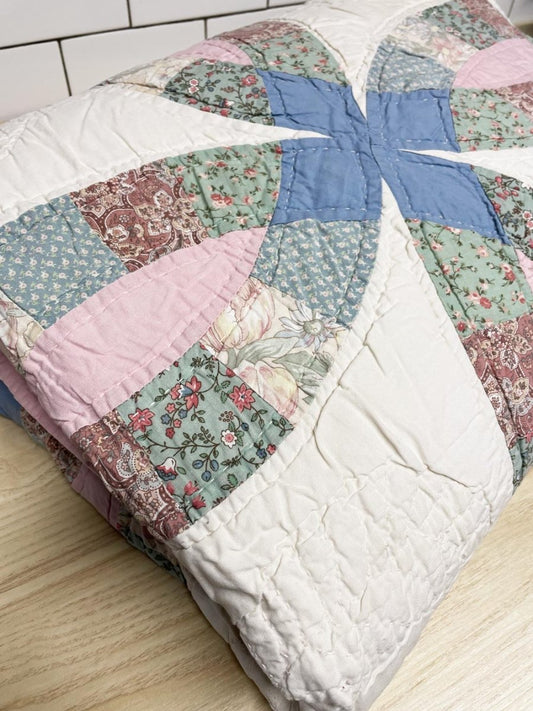 vintage handmade wedding ring quilt - good market thrift store